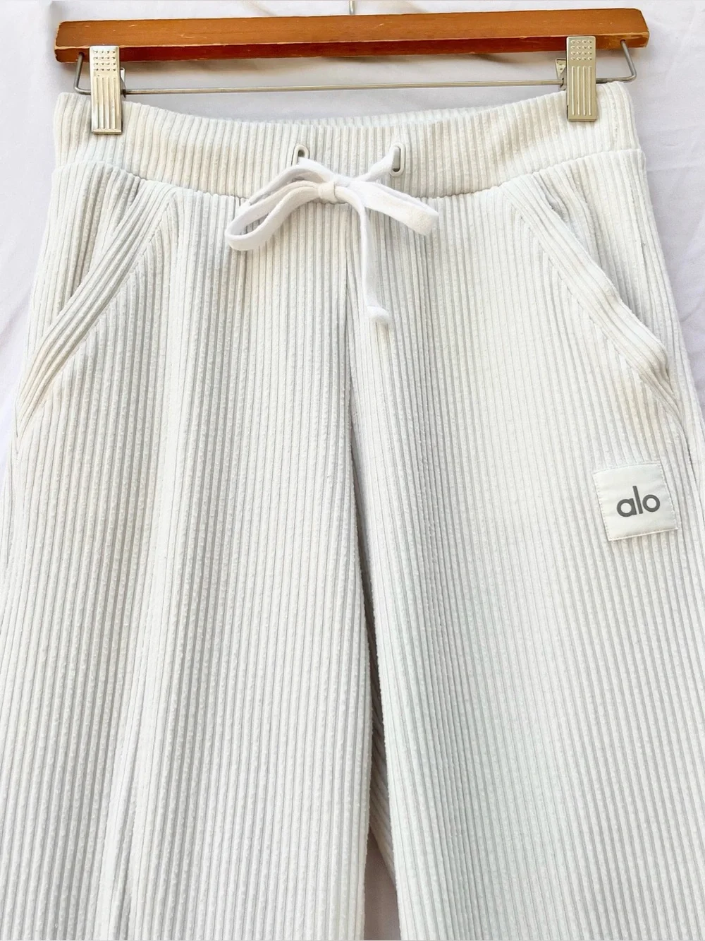ALO YOGA | XXS MUSE SWEATPANTS IN IVORY RIBBED JOGGER HIGH RISE ANKLE